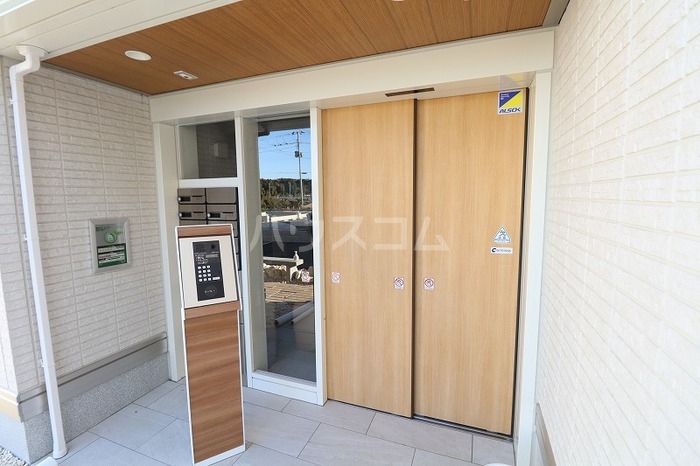 2/5 エントランス