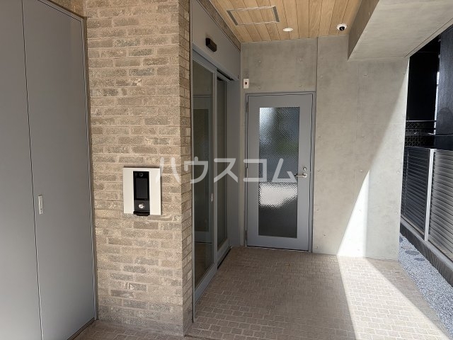 16/26 エントランス