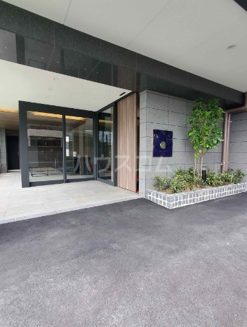 14/18 エントランス