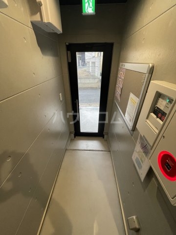 25/30 エントランス