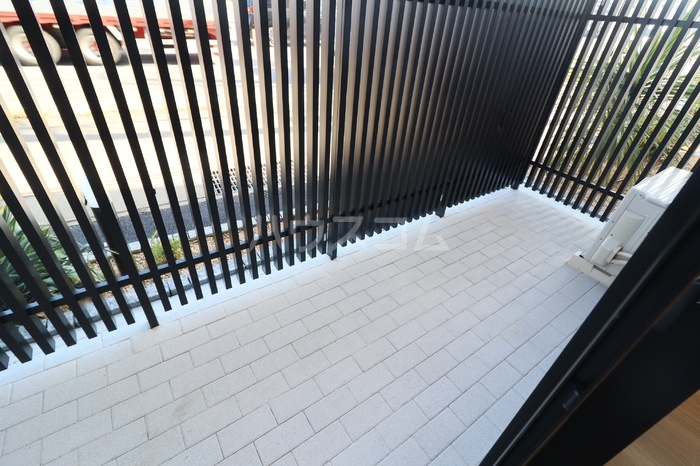 13/22 バルコニー