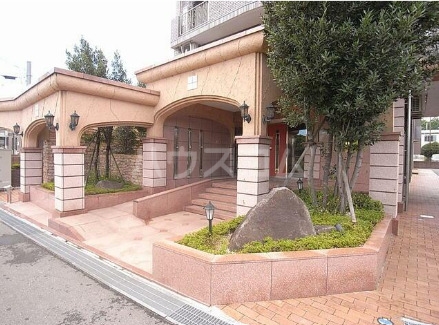 16/17 エントランス