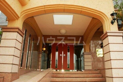 15/18 エントランス