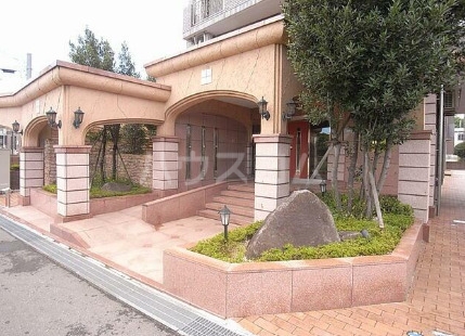 16/18 エントランス