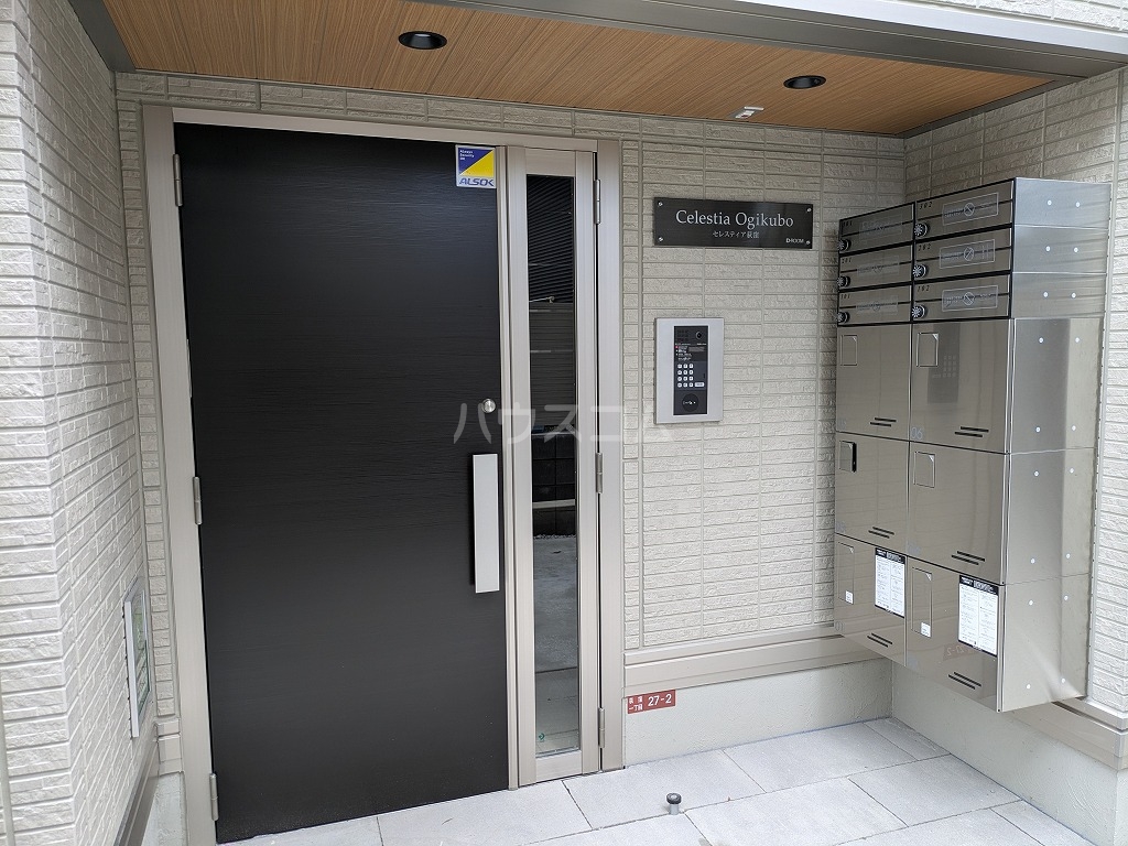 2/3 エントランス