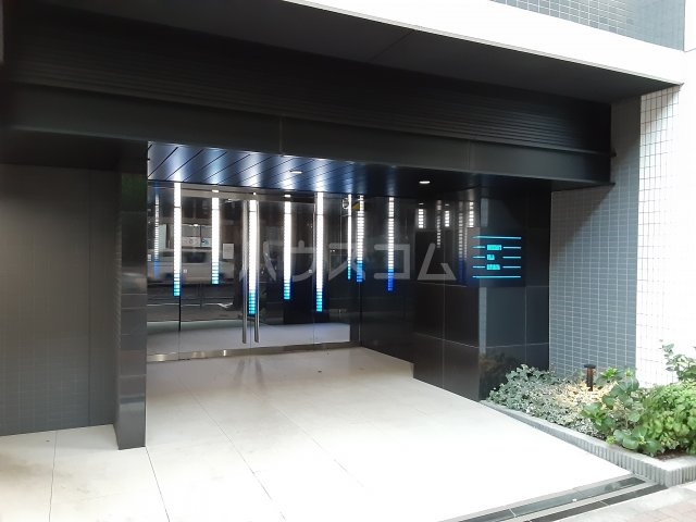 24/30 エントランス