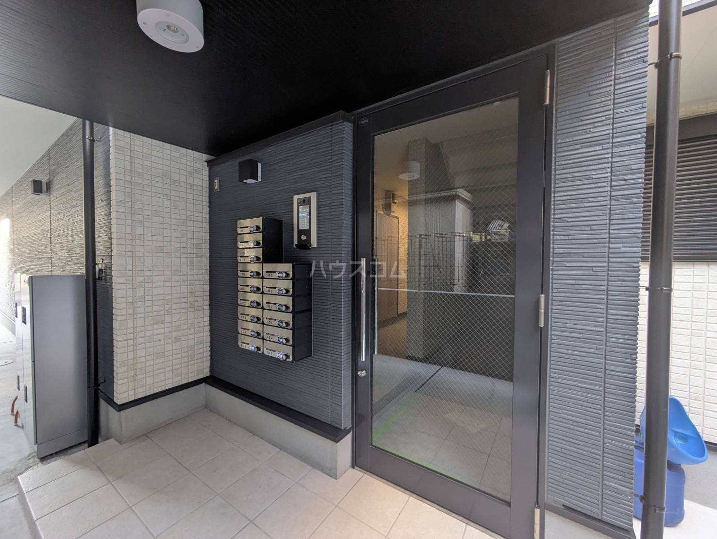 29/30 エントランス