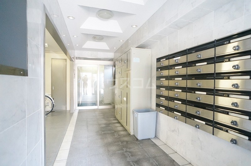 17/26 エントランス