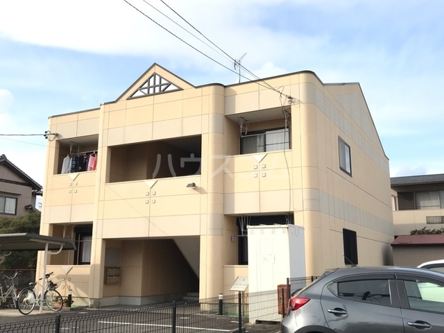 21/30 エントランス