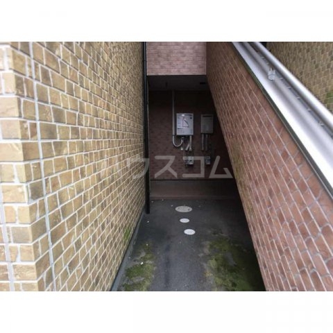 2/4 エントランス