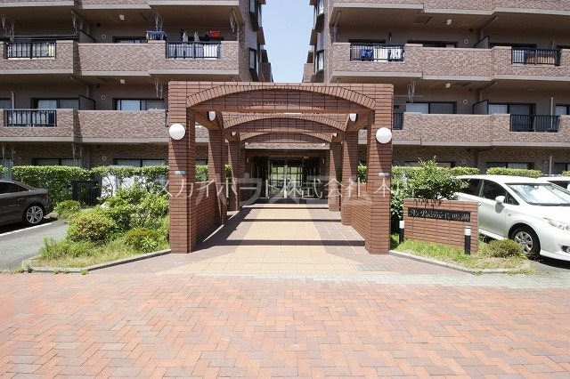 24/30 エントランス