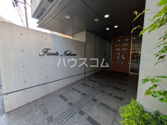 20/29 エントランス