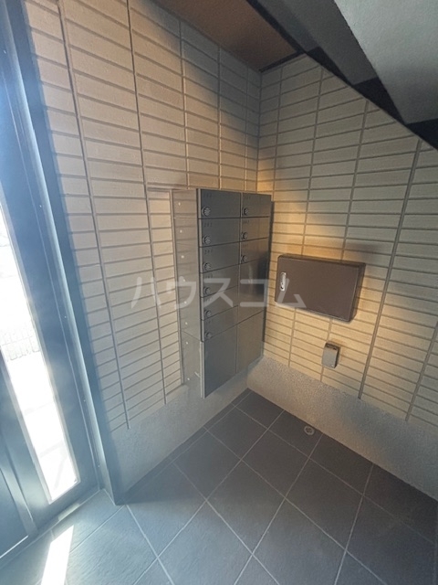 28/30 エントランス