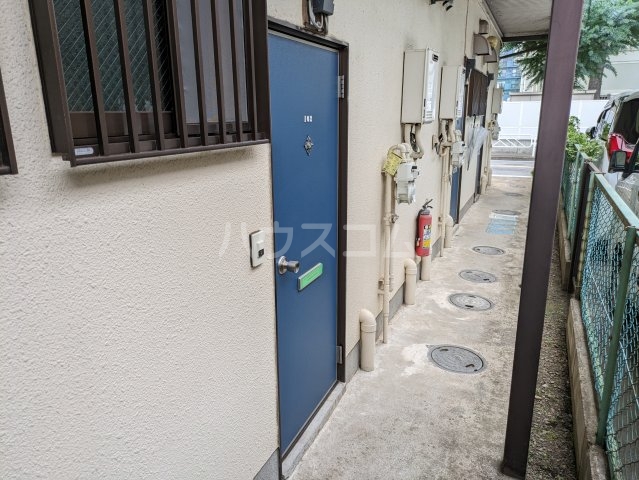 17/27 エントランス