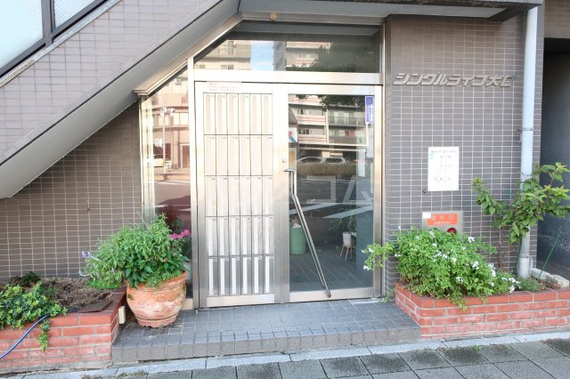 23/29 エントランス