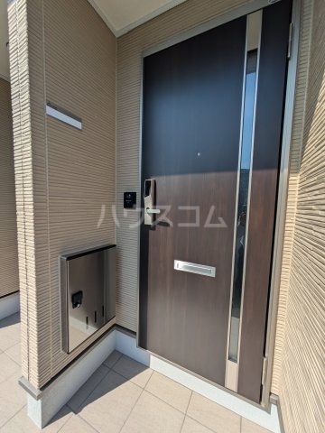 26/30 エントランス