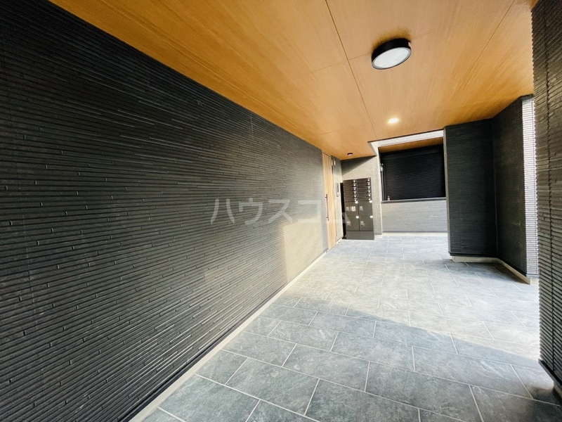 15/19 エントランス