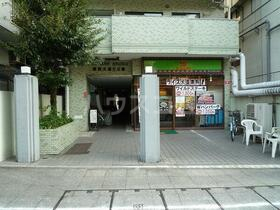 15/23 エントランス