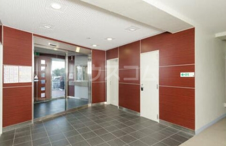 23/30 エントランス