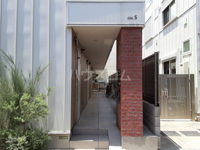 29/30 エントランス