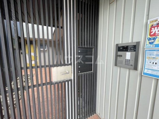 25/30 エントランス