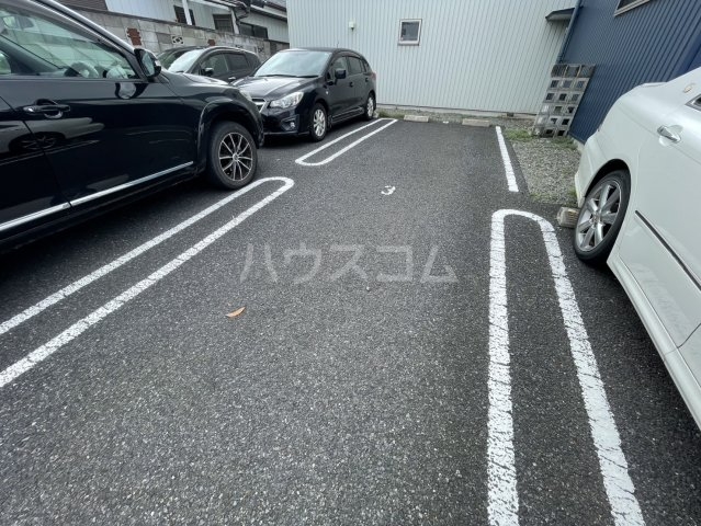 26/30 駐車場