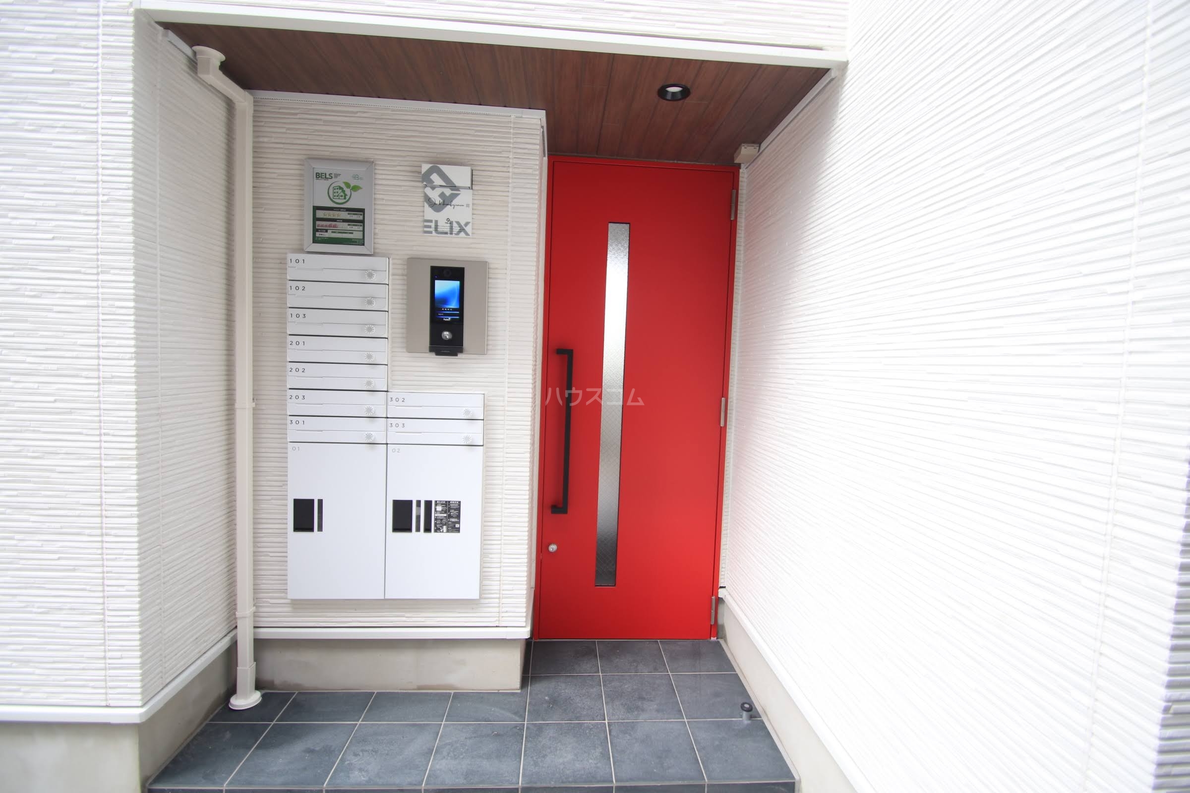 29/30 エントランス