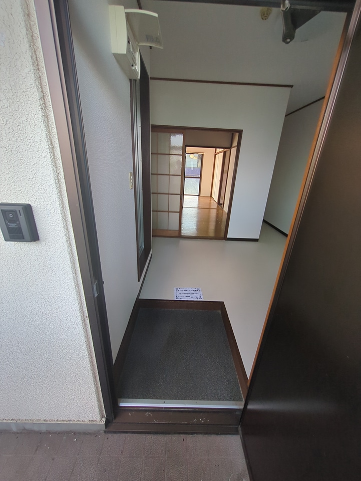 13/30 玄関