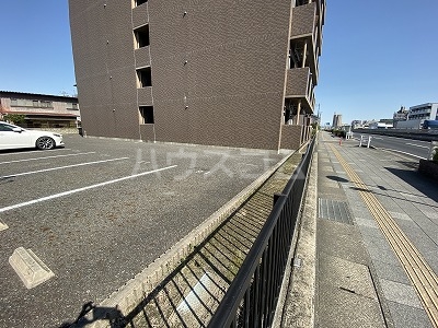 14/16 駐車場