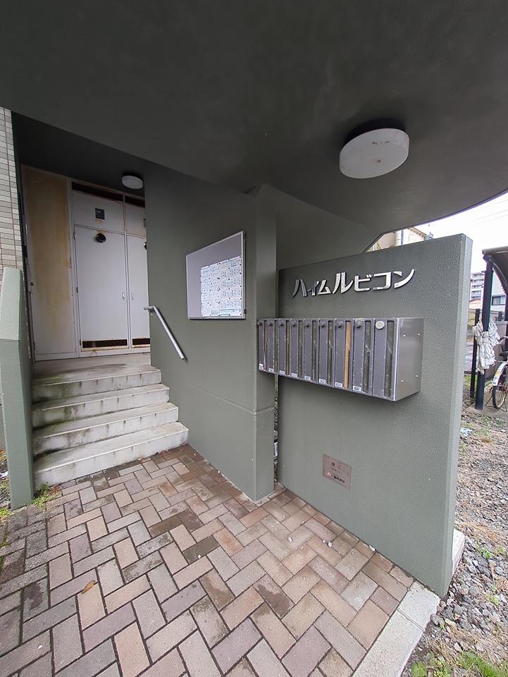 2/4 エントランス