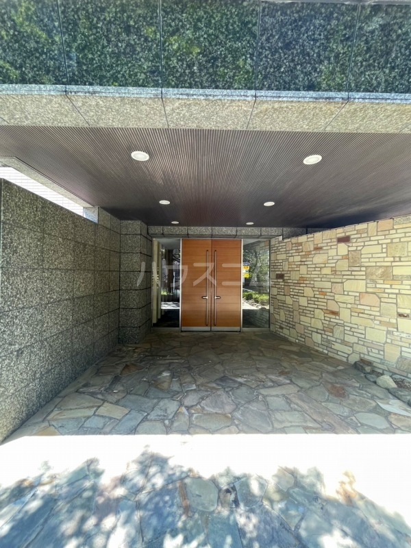 2/4 エントランス