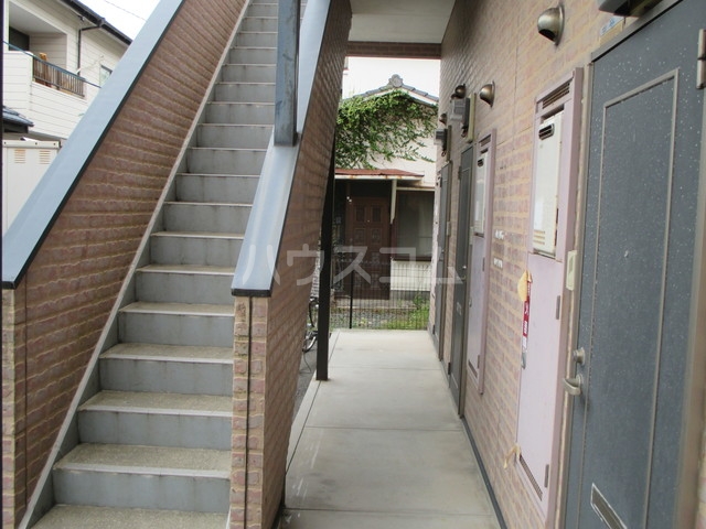 2/4 エントランス