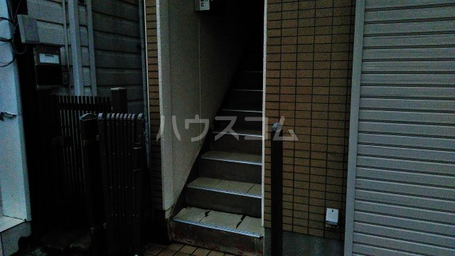 22/26 エントランス