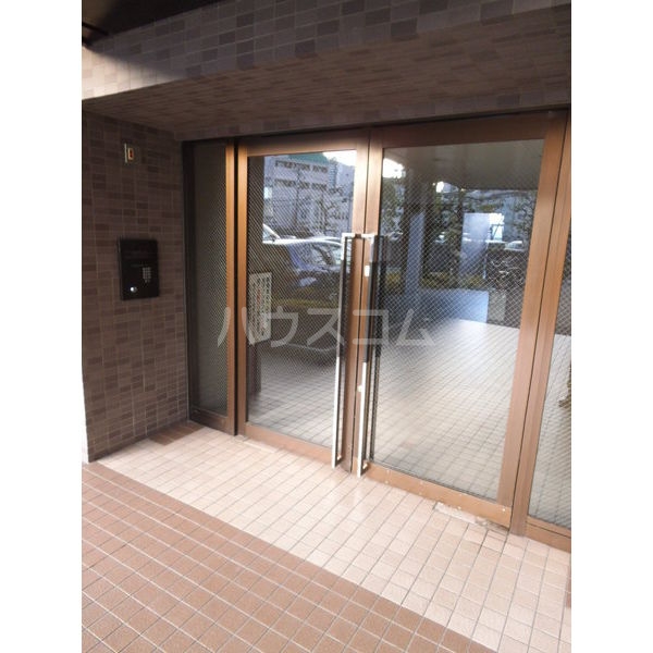 15/27 エントランス