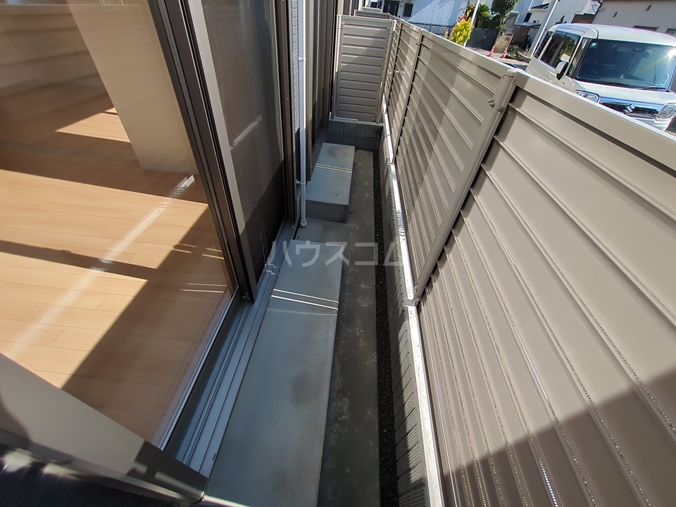 13/20 バルコニー