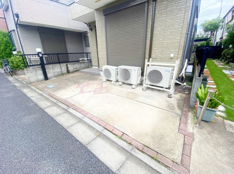 17/25 駐車場