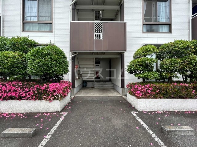 21/30 エントランス