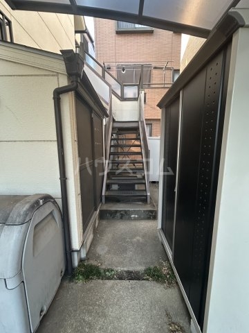 20/30 エントランス