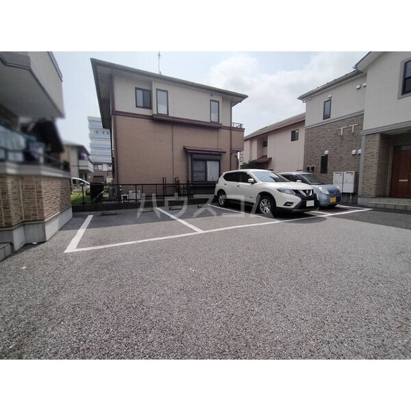 16/23 駐車場