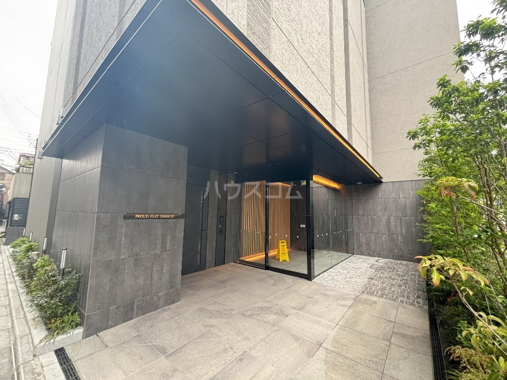 21/30 エントランス