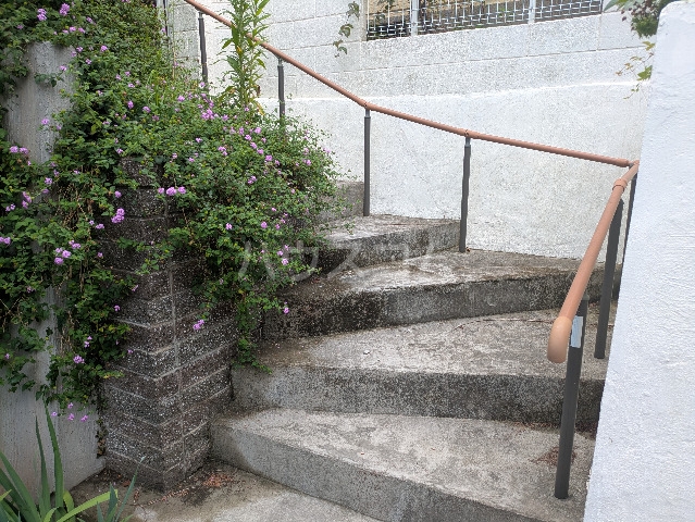 28/30 エントランス