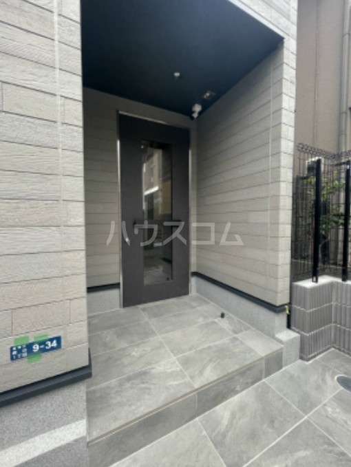 3/4 エントランス