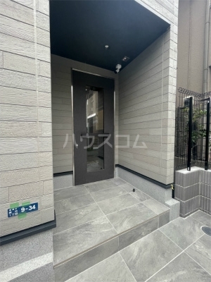 24/30 エントランス