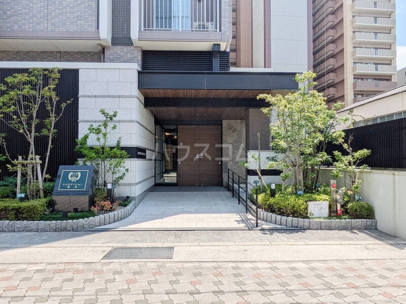 16/19 エントランス