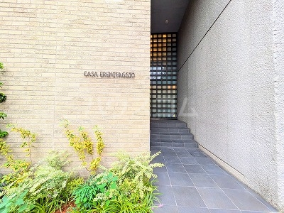 21/25 エントランス