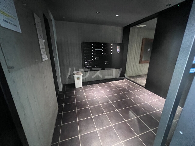 18/22 エントランス