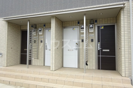 14/17 エントランス