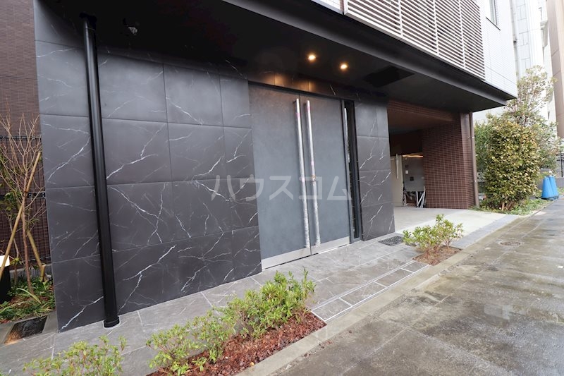 14/20 エントランス