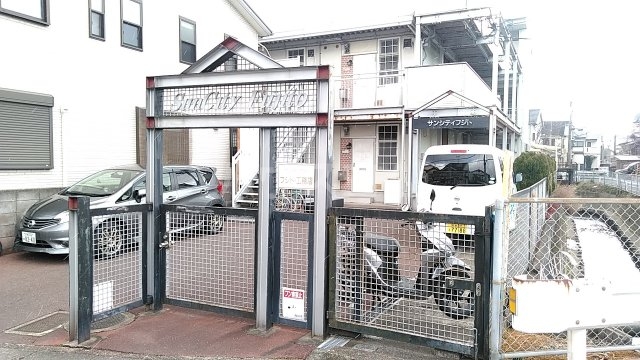 21/30 エントランス