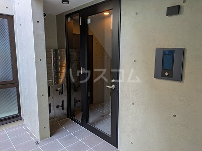 23/30 エントランス